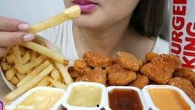 麦妞偷瓜吃,一场童趣盎然的夏日冒险